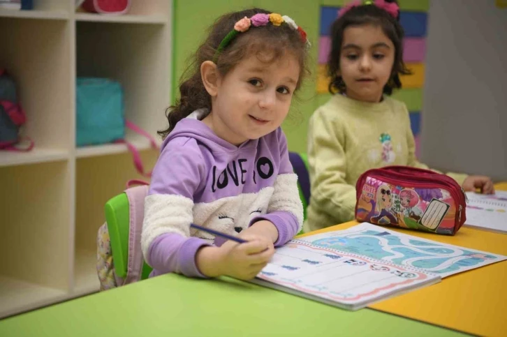 Hem yetişkinlerin hem miniklerin gözde mekanı: "Şekerpınar Bilgi Evi"
