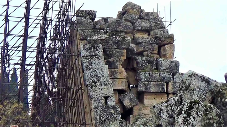 Hierapolis’teki Hamam Bazilikası yıkılma tehlikesiyle karşı karşıya kaldı
