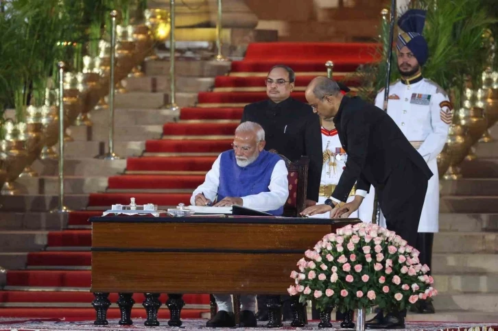 Hindistan Başbakanı Modi, yemin ederek 3. dönemine başladı
