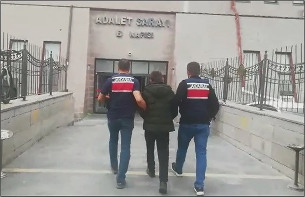 Hırsızlık şüphelisi ile birlikte 29 yıl hapis cezası olan firari şahıs yakalandı
