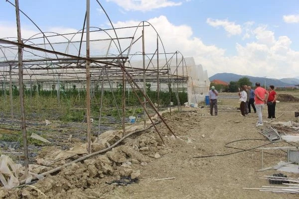 Hortum ve dolu vuran Kayabaşılı üreticiye sera naylonu yardımı