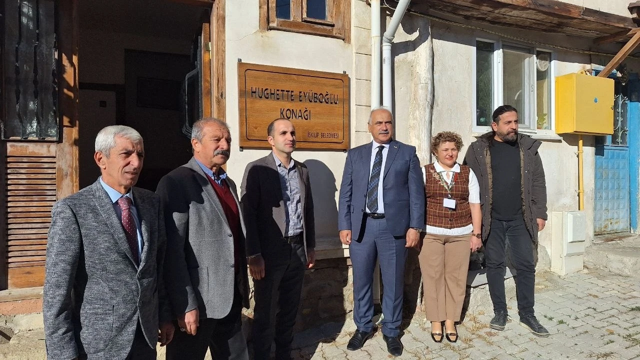 Hughette Eyüboğlu’nun adı Yazmalı Konak’a verildi
