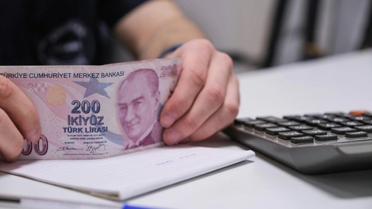 Hükümet teklifini 500 lira artırdı