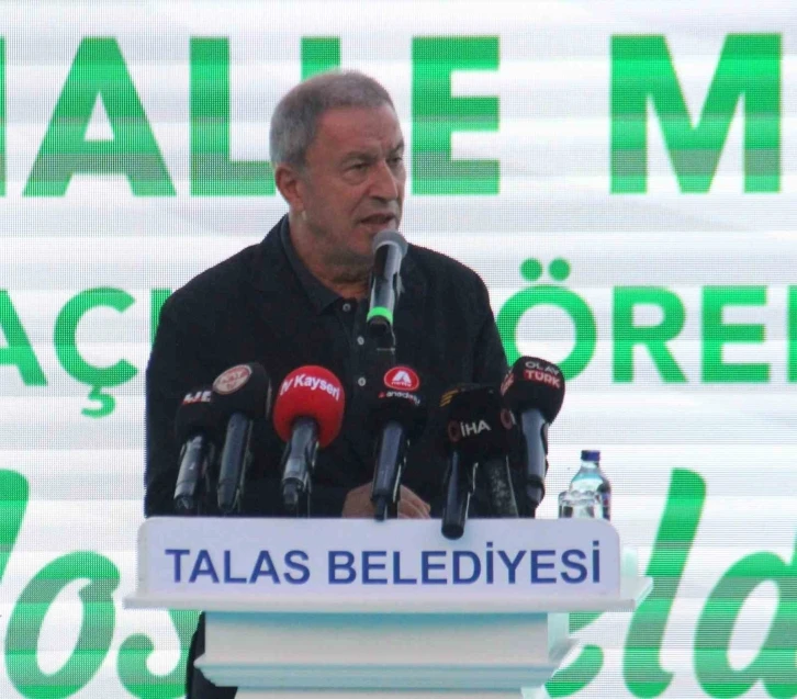 Hulusi Akar: "Teröristlerin hiçbir şekilde yaşama şansı yok. Ya adalete teslim olacaklar ya da yok olup gidecekler"
