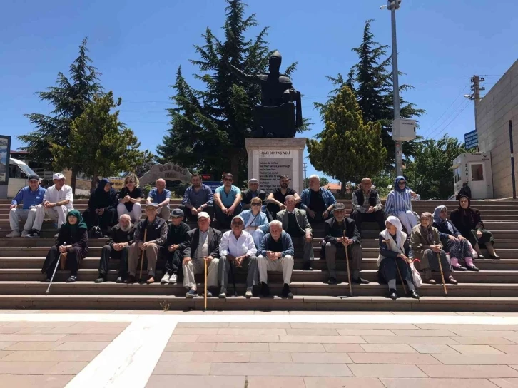 Huzurevi sakinleri, Hacı Bektaş-ı Veli Türbesi’ni ziyaret etti
