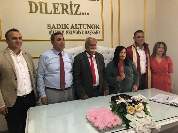 Huzurevinden nikah masasına