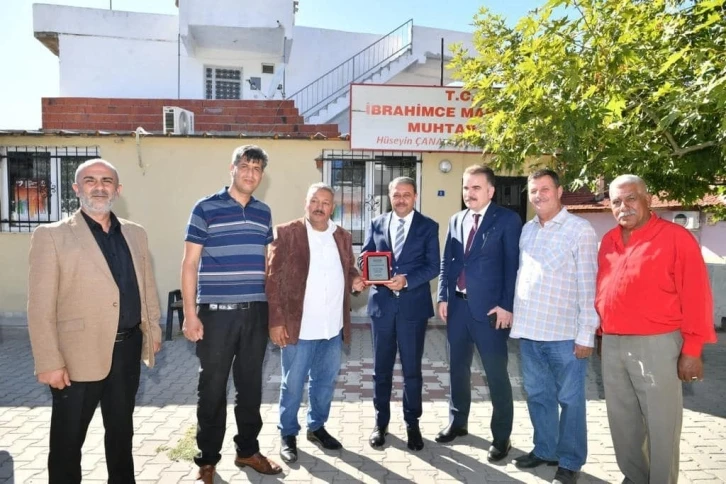 İbrahimce Mahallesi’nde Vali Şıldak’a şükran plaketi verildi
