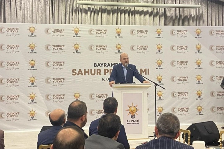 İçişleri Bakanı Süleyman Soylu, Bayrampaşa’da düzenlenen sahur programına katıldı