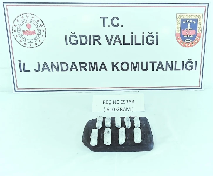 Iğdır’da menfeze saklanan uyuşturucuyu jandarma ele geçirdi
