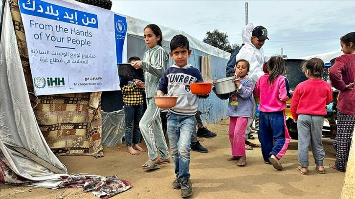 İHH Gazze'de Günlük 48 Bin İnsana İftar Yemeği Dağıtıyor