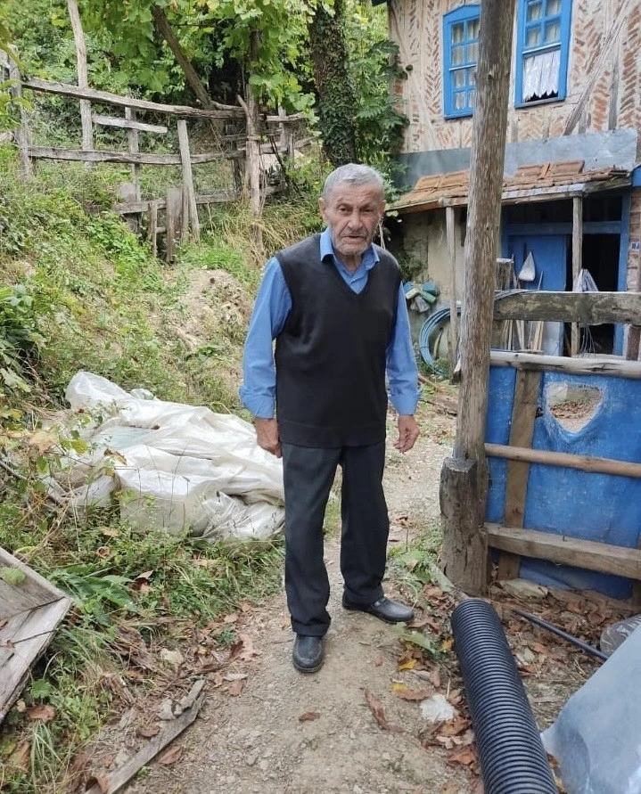 İki gündür haber alınamayan yaşlı adam evinde ölü bulundu
