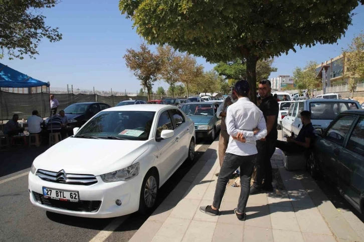 İkinci el otomobillere bakan çok, alan yok
