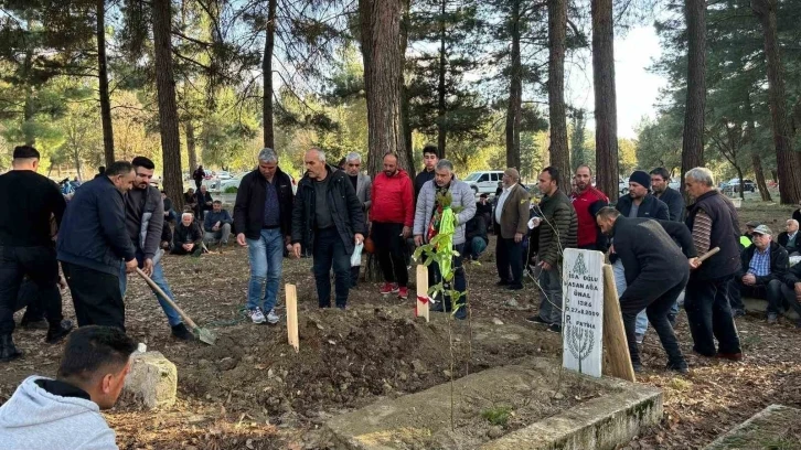 İkinci kez hastaneye giderken ölen kızın cenazesi toprağa verildi
