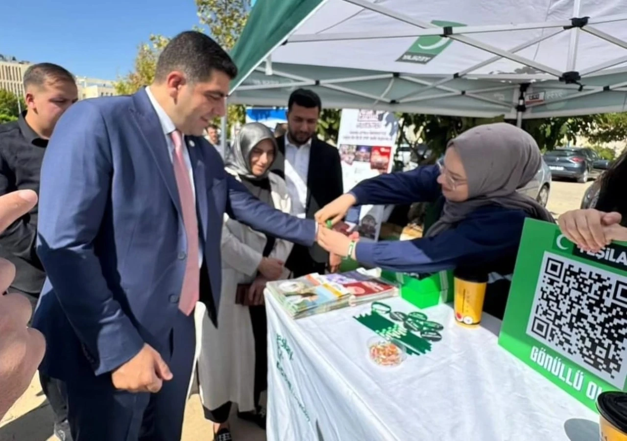 İl Başkanı Uncu ÜNİAK Standını ziyaret etti