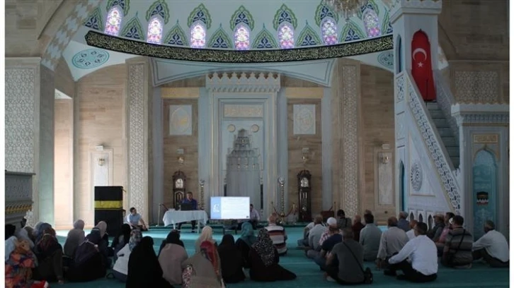 İl Müftüsü Güneş, seminerde hacı adayları ile buluştu
