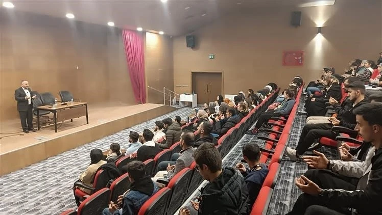 İl Müftüsü Okuş’tan öğrencilere tavsiyeler
