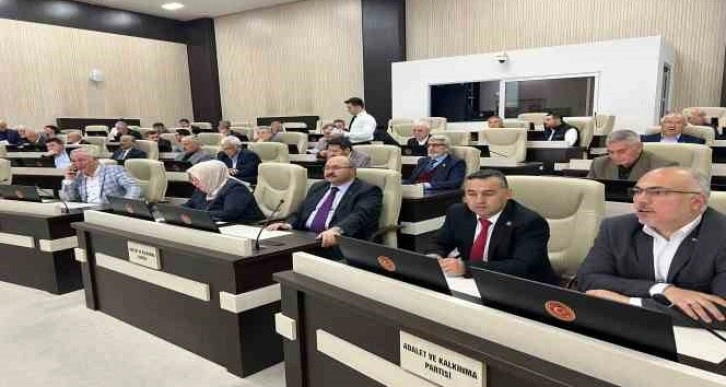 İl Özel İdare ekipleri deprem bölgesinde özveriyle çalıştı