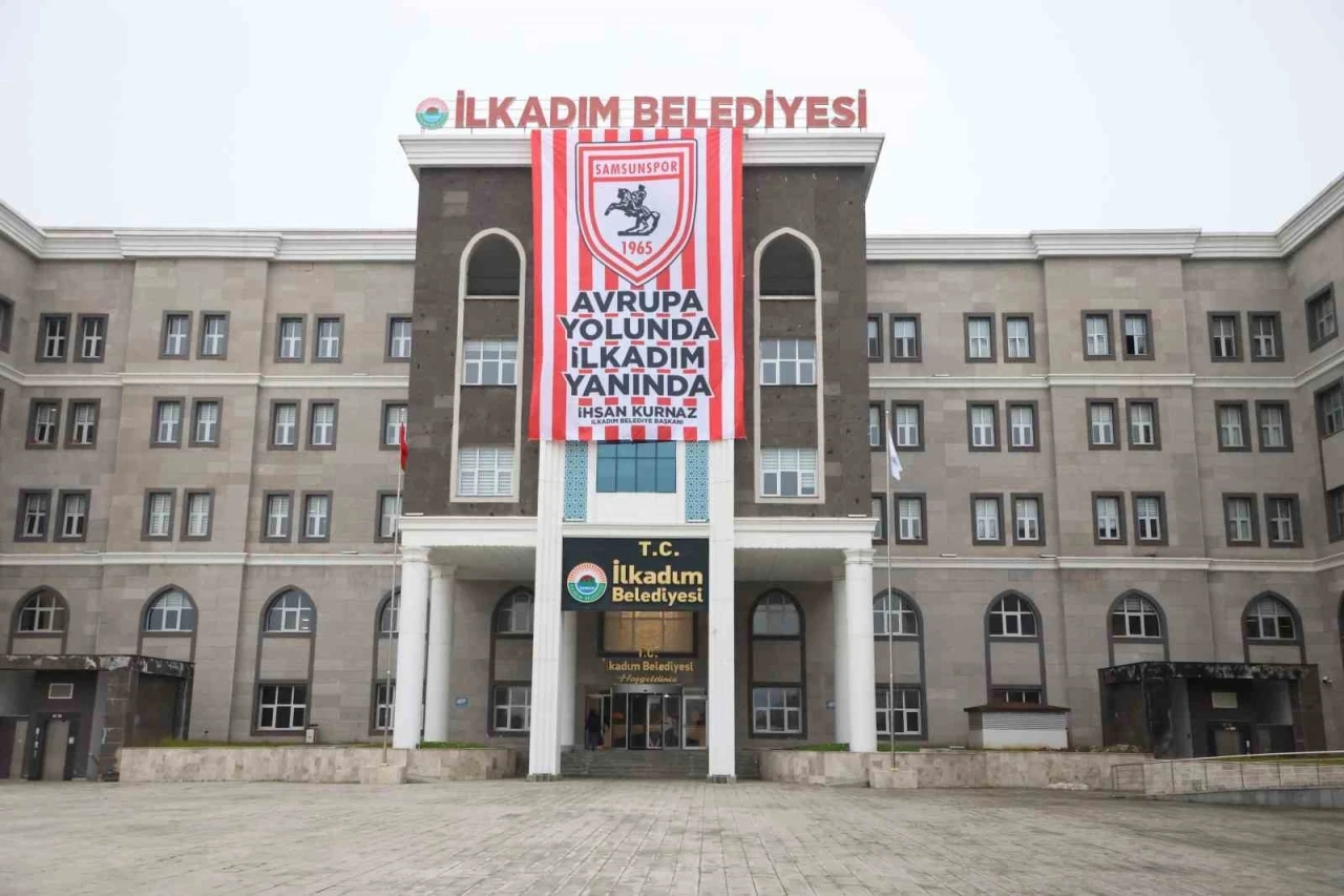 İlkadım’dan Samsunspor’a Avrupa yolunda bayraklı destek
