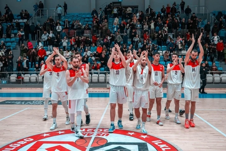 İlkler Şehri Uşak Basketbol Takımı zafere odaklandı
