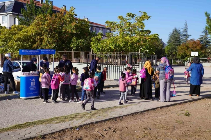 İlköğretim öğrencilerine beslenme desteği başladı
