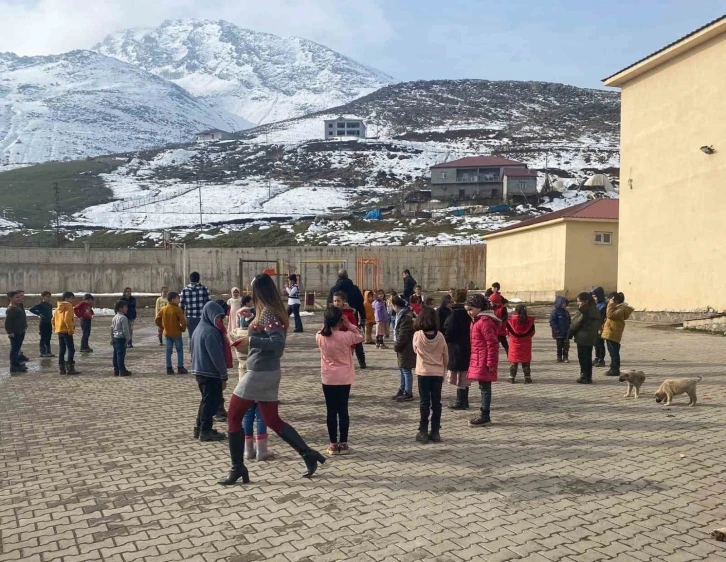 İlkokul öğrencilerine “Afet Farkındalık Eğitimi” verildi
