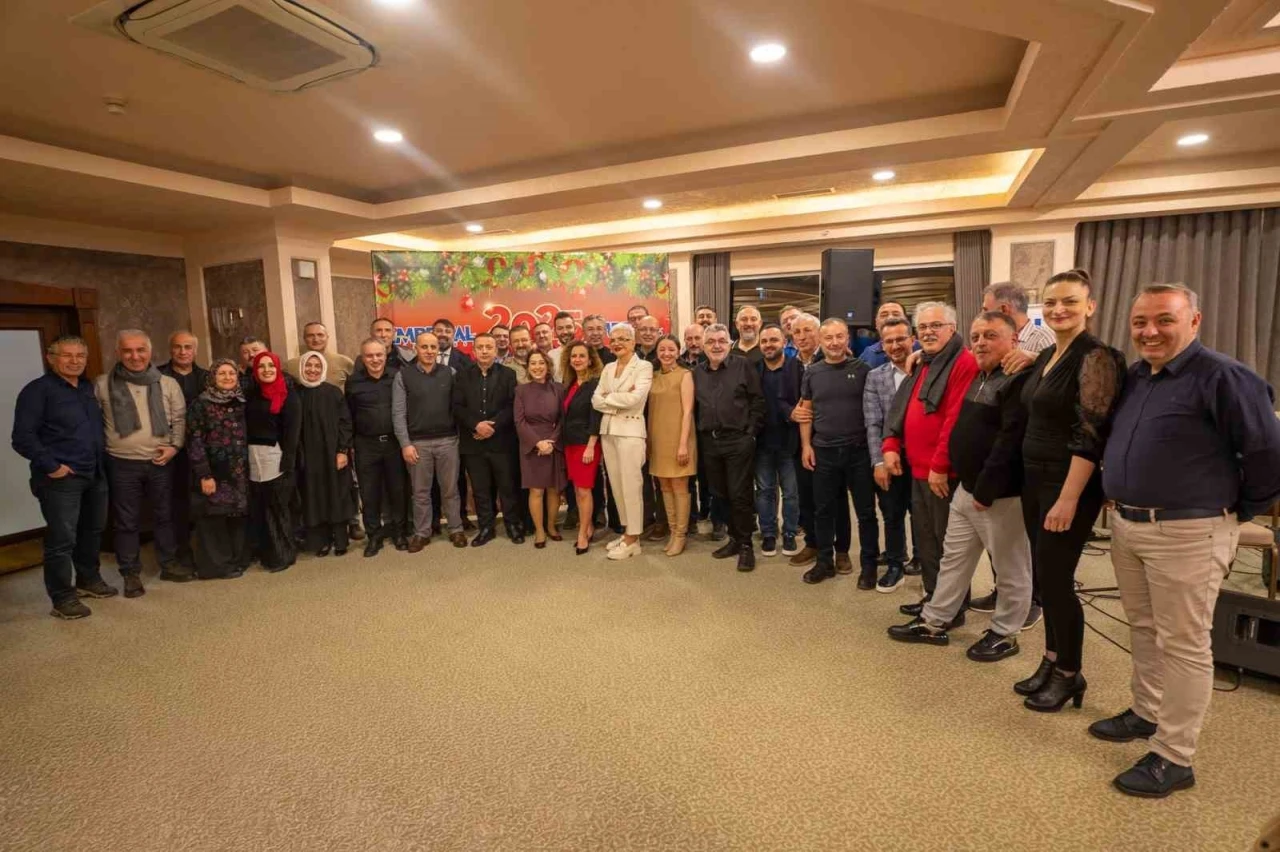 İmperial ailesi geleneksel yeni yıl yemeğinde buluştu
