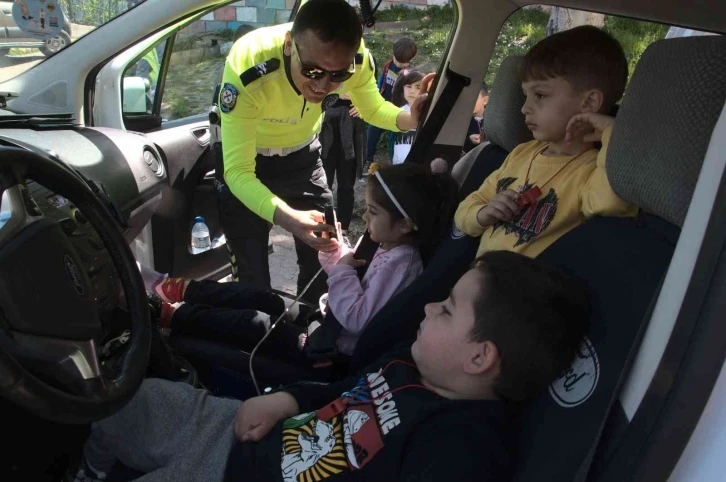 İnebolu’da minikler hem eğlendi hem de trafik eğitimi aldı
