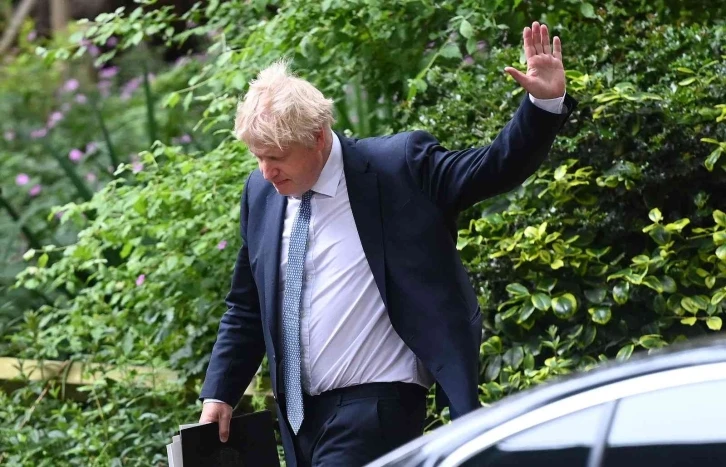 İngiltere Başbakanı Johnson, Partygate skandalı sonrası istifa etmeyecek
