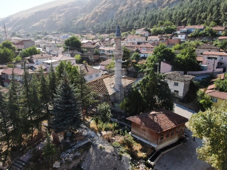 İnönü’deki Şeyh Kuddusi Cami’nin 2’inci etap restore çalışmaları başladı
