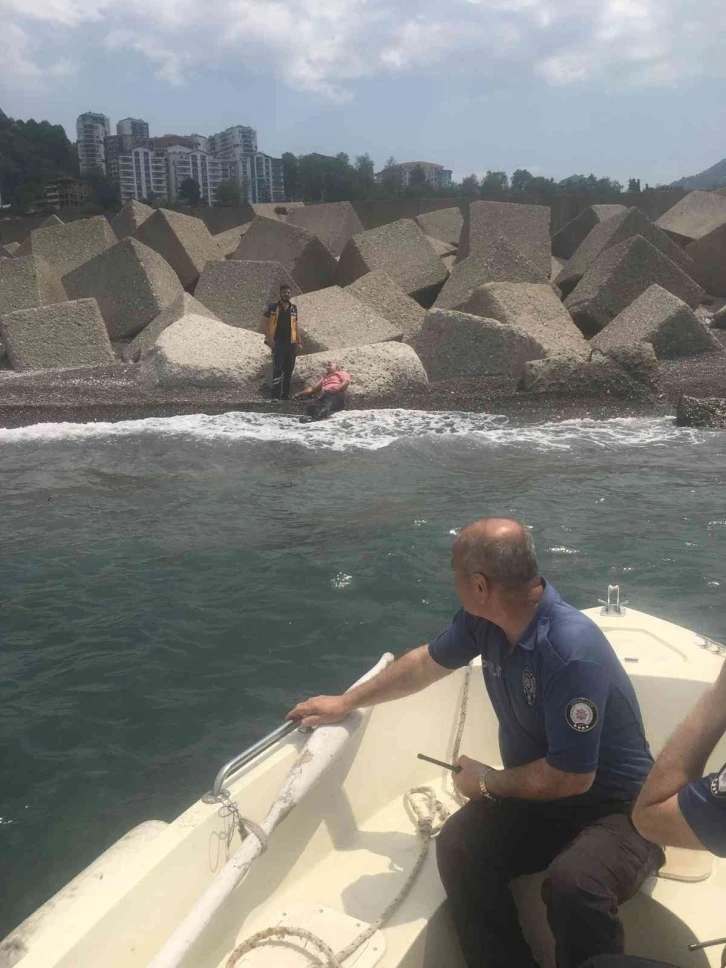 ‘İntihar edeceğim’ dedi, sahilde yatarken bulundu
