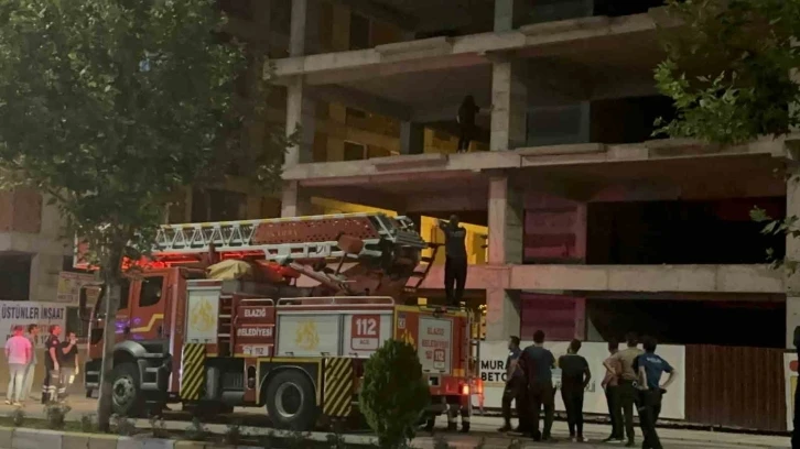 İntihara kalkışan kızı itfaiye amiri kurtardı, o anlar kamerada
