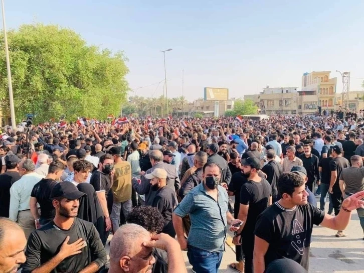 Irak’ta Koordinasyon Grubu ve Sadr Grubu destekçilerinden karşılıklı protesto
