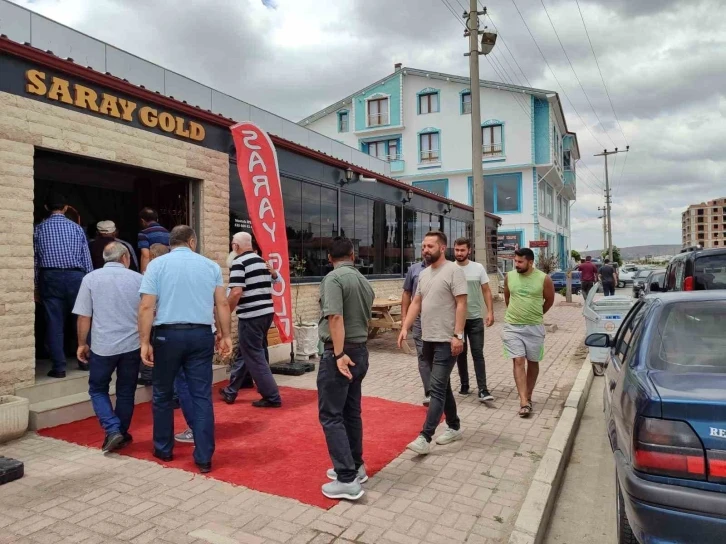 İş adamı tarafından bin kişiye hayır yemeği verildi
