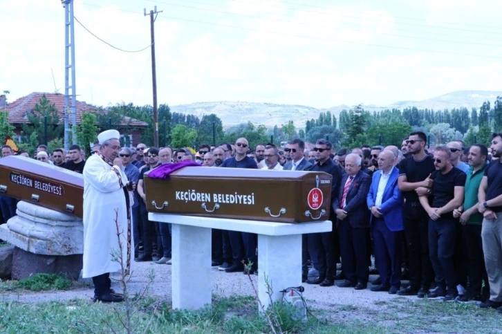 İş adamı Ünal Pala ve eşi son yolculuğuna uğurlandı
