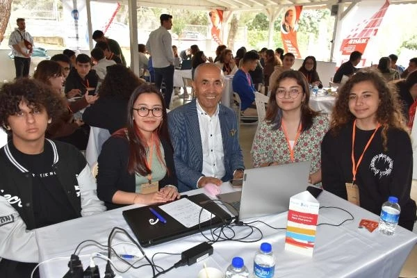 İş insanı Ali Bıdı gençlere mentorluk yaptı