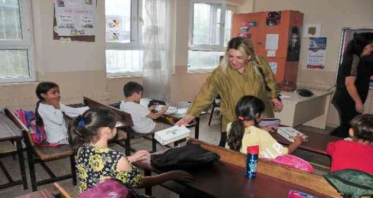 İş kadını Uluğ’dan öğrencilere eğitim seti