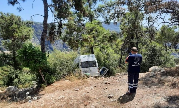 İşçi servisi yoldan çıktı: 2 hafif yaralı
