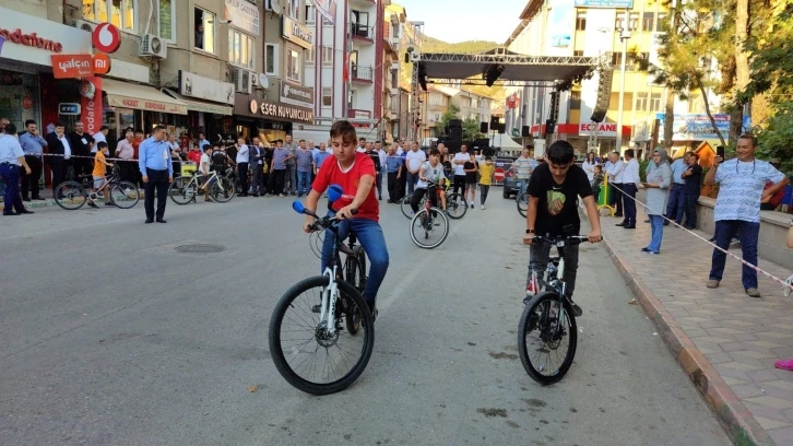 İskilip 4. Dolma, Turşu ve Çilek Festivali başladı
