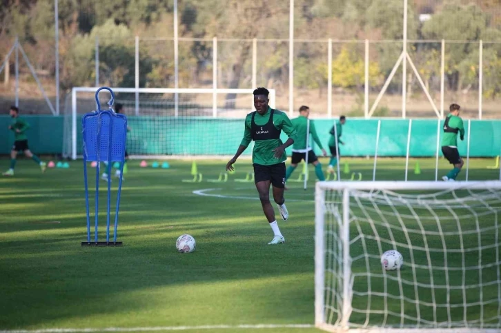 İsmet Taşdemir: "Tuzlaspor maçında geçen haftayı telafi etmemiz gerekiyor"
