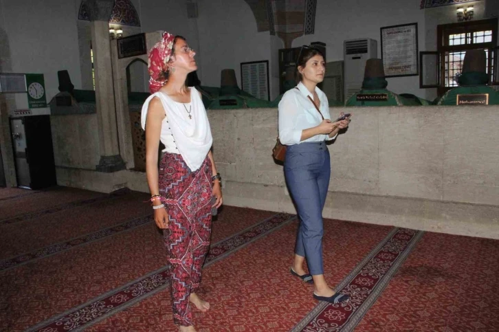 İspanya’dan Kudüs’e yürüyen Carlota Salazar Karaman’da mola verdi
