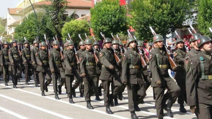 Isparta’da 30 Ağustos Zafer Bayramı törenle kutlandı
