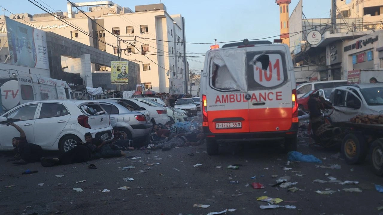 İsrail ambulansların üzerine bomba yağdırdı