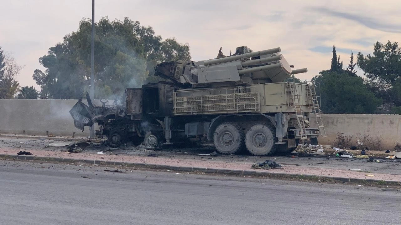 İsrail'in Suriye'de imha ettiği hava savunma sistemleri görüntülendi