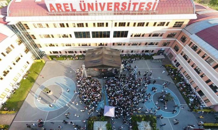 İstanbul Arel Üniversitesi bahar şenliğinde renkli görüntülere ev sahipliği yaptı
