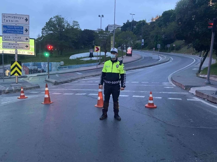 İstanbul’da 1 Mayıs için yollar trafiğe kapatıldı
