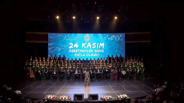 İstanbul’da 140 öğretmen, usta isimlerle birlikte konser verdi
