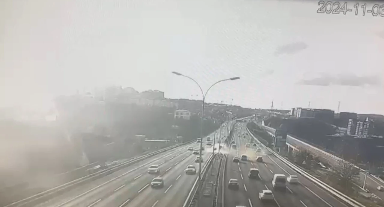 İstanbul’da 2 kişinin hayatını kaybettiği kaza kamerada
