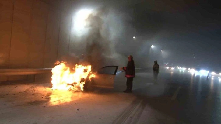 İstanbul'da Otomobil Alev Topuna Döndü!