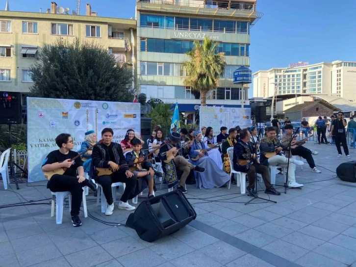 İstanbul’da "Kazakistan Milli Dombra Günü" kutlandı
