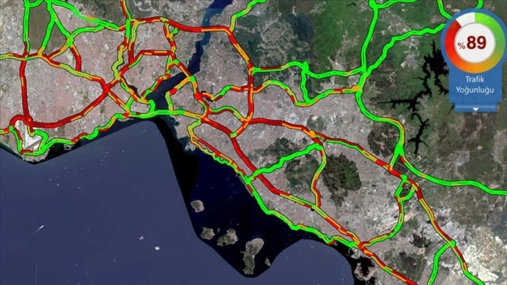 İstanbul'da Trafik Yoğunluğu Arttı